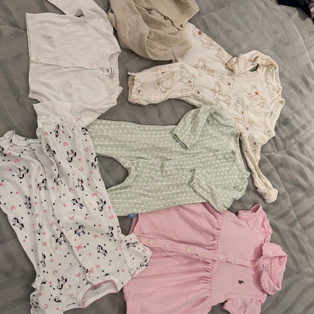GAP Baby girl Cardigan Set in Cream and White